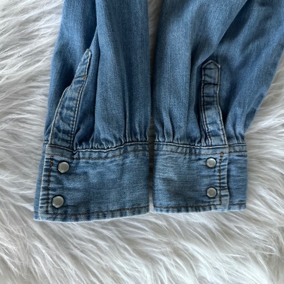 Universal Thread Womens Denim Chambray Button Down Shirt XL Long Sleeve Blue - Picture 4 of 6